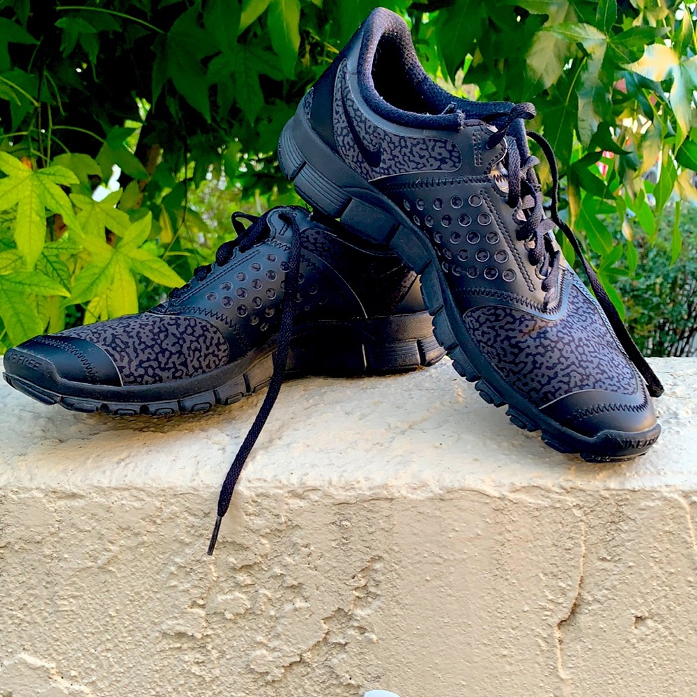 Nike,black sneaker sz11